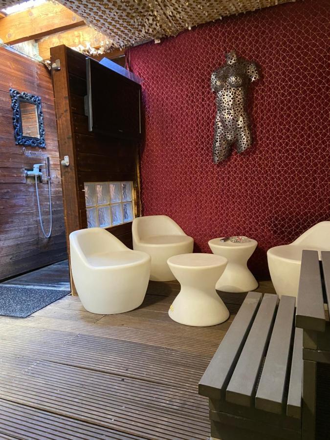 Jacuzzi Prive Chambre Et Table D Hotes Vauvert Exterior photo